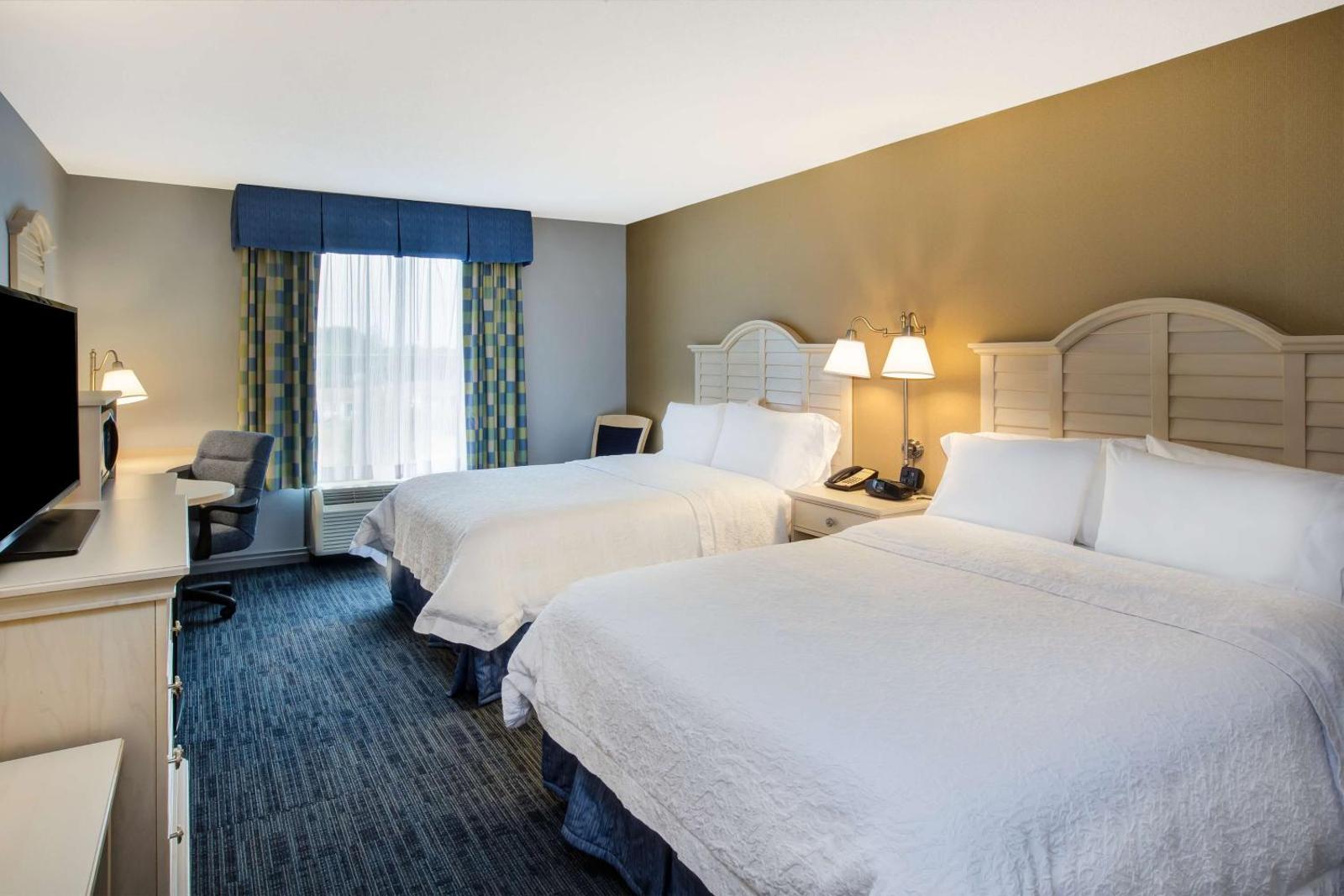 Hampton Inn & Suites - Cape Cod / West Yarmouth Main image 1